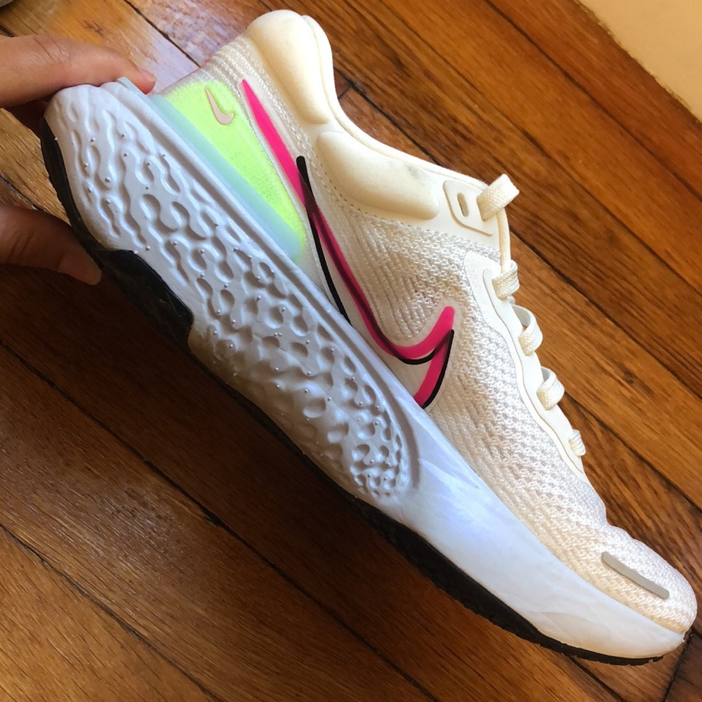 Nike women’s zoom invincible run FK